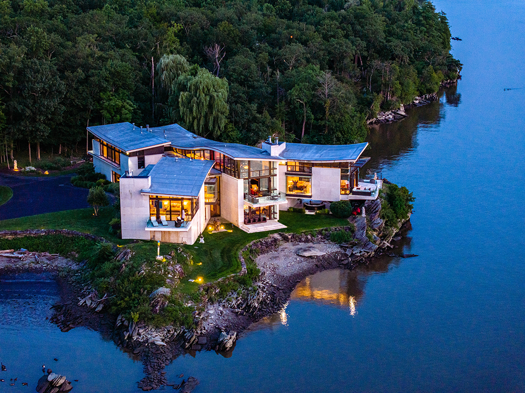 Explore A Surprising 25m Architectural Stunner Perched Right On The Hudson River Zzzzzz