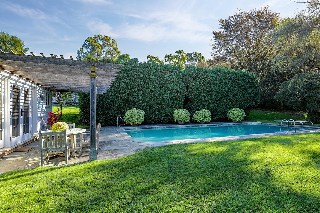 Late Musician Stephen Sondheim Longtime Connecticut Home Lists Exterior2