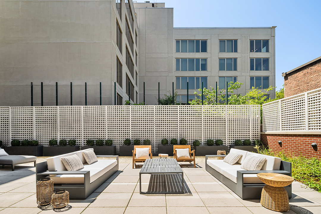 Joe Jonas Lists Nyc Aparment V