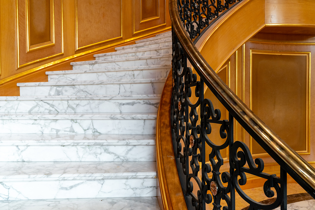 Tour A Shiny 25m Las Vegas Estate With 10 Interconnected Buildings Mmmm
