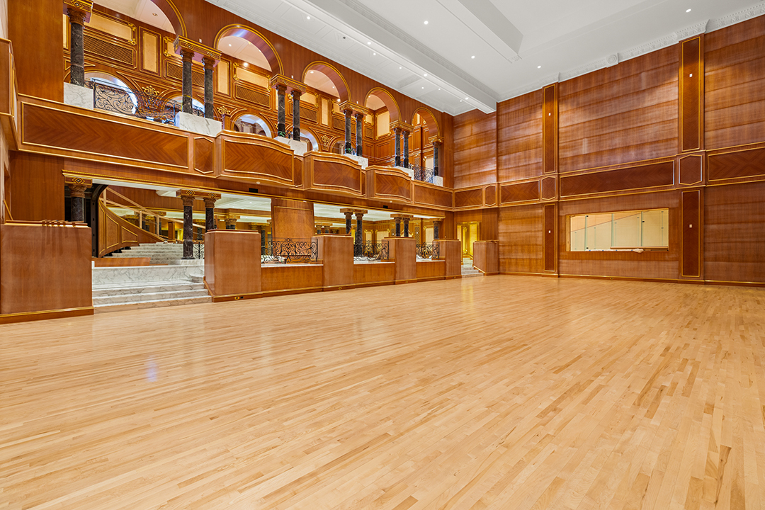Tour A Shiny 25m Las Vegas Estate With 10 Interconnected Buildings S