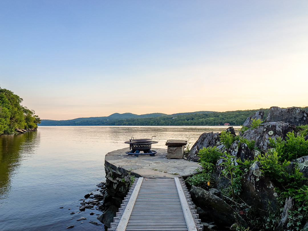 Explore A Surprising 25m Architectural Stunner Perched Right On The Hudson River U