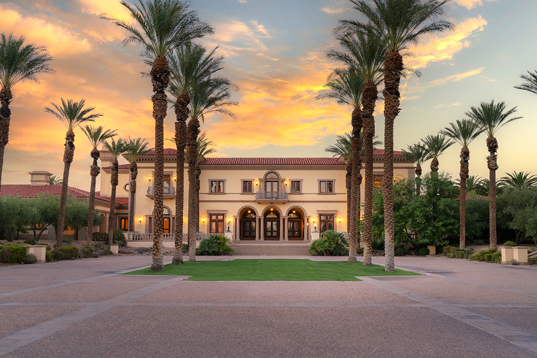 Tour A Shiny 25m Las Vegas Estate With 10 Interconnected Buildings Aaaa