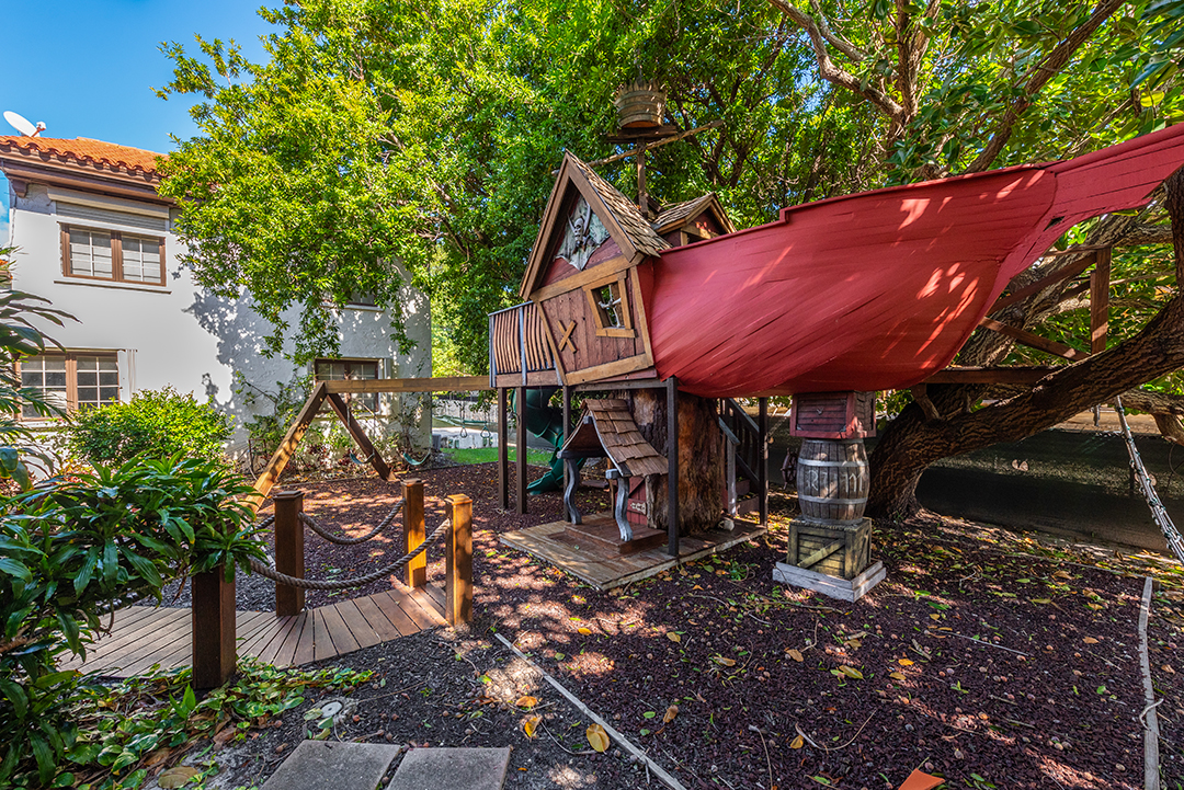 Former Real Housewives Star Wants 37 5m For Opulent Miami Manse M