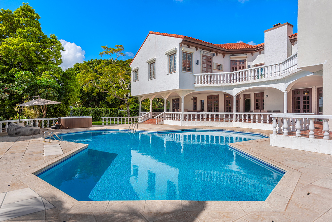 Former Real Housewives Star Wants 37 5m For Opulent Miami Manse G