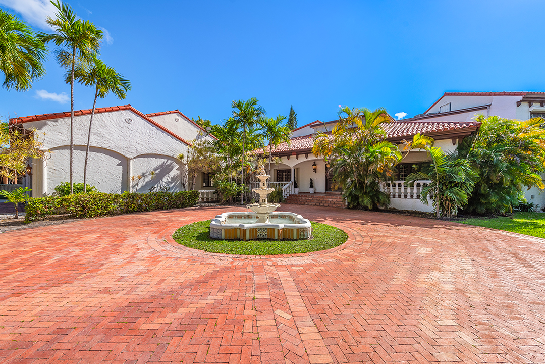 Former Real Housewives Star Wants 37 5m For Opulent Miami Manse C