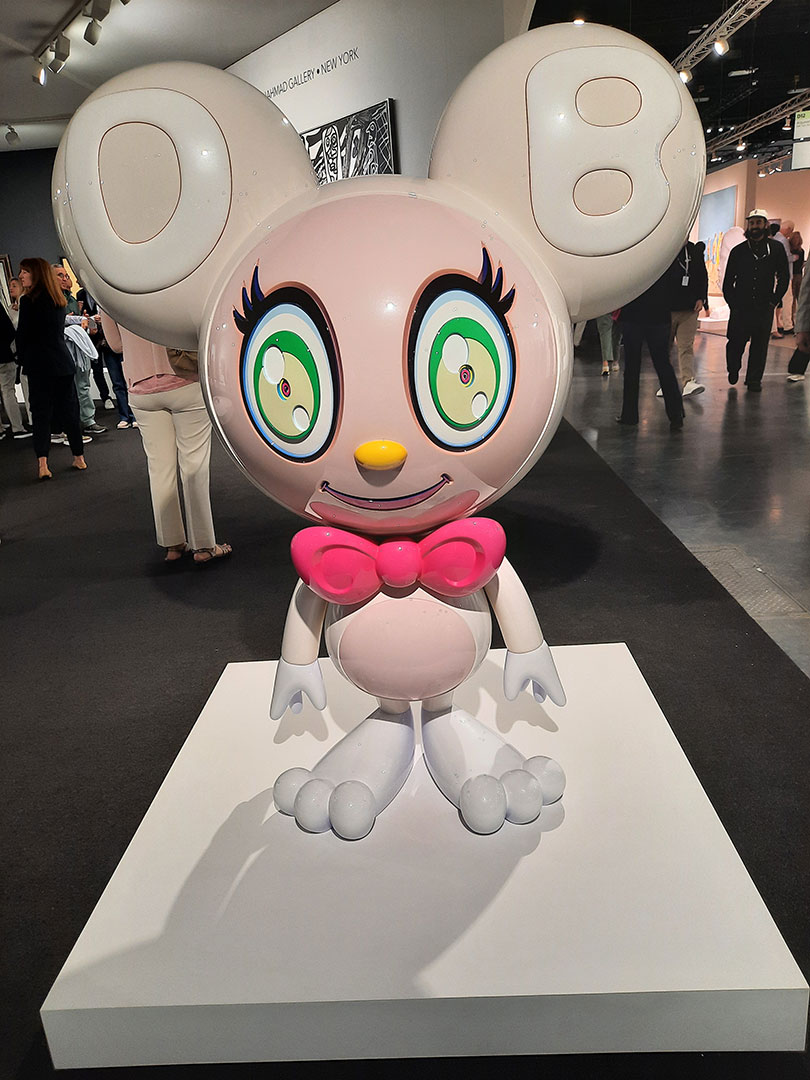 04 A Sculpture In The Helly Nahmad Boothmgreets Fairgoers