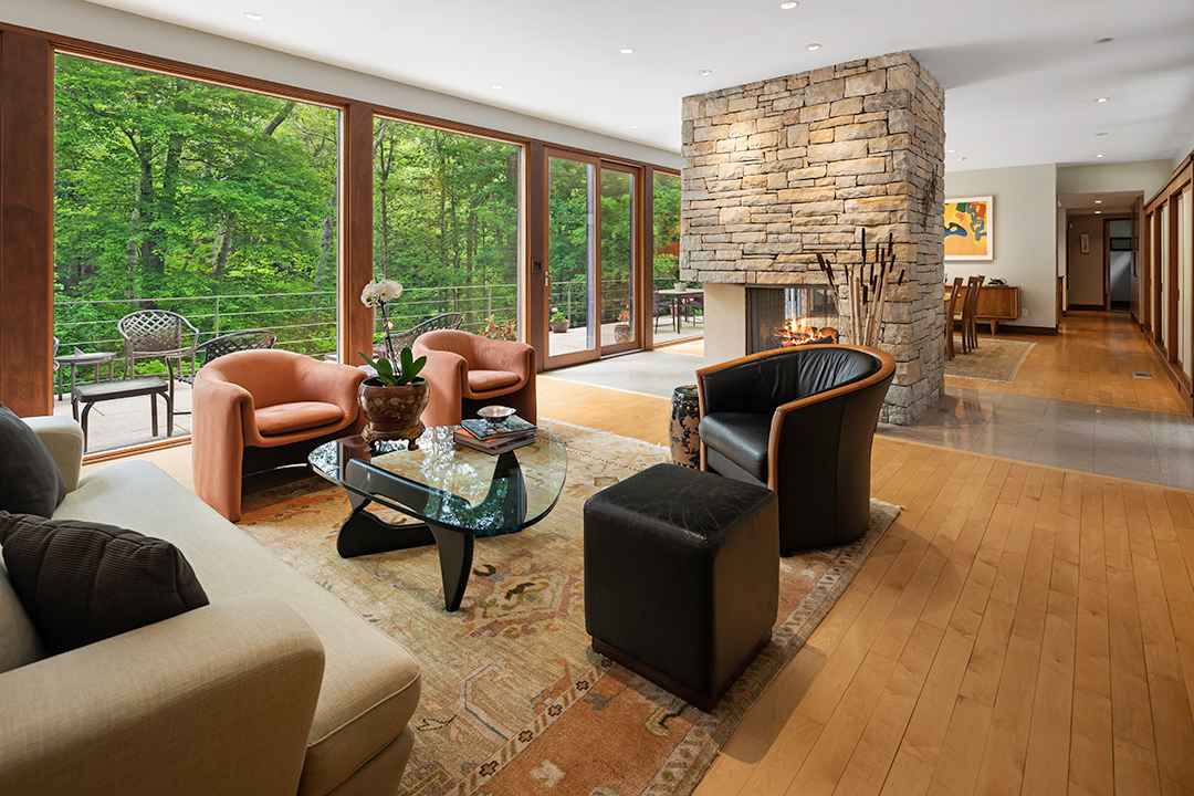 Explore A Prestigious New Canaan Modern Currently In Contract 12 Living Room 3