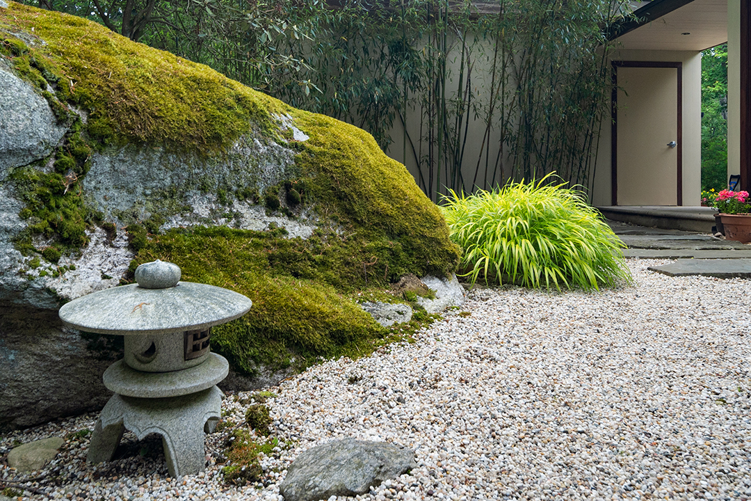 Explore A Prestigious New Canaan Modern Currently In Contract 9b