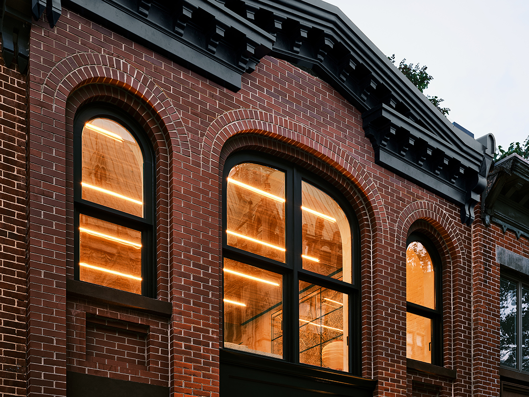 Inside A Ravishing Revamped 1870s Carriage House In Brooklyn Asking 7 5m B