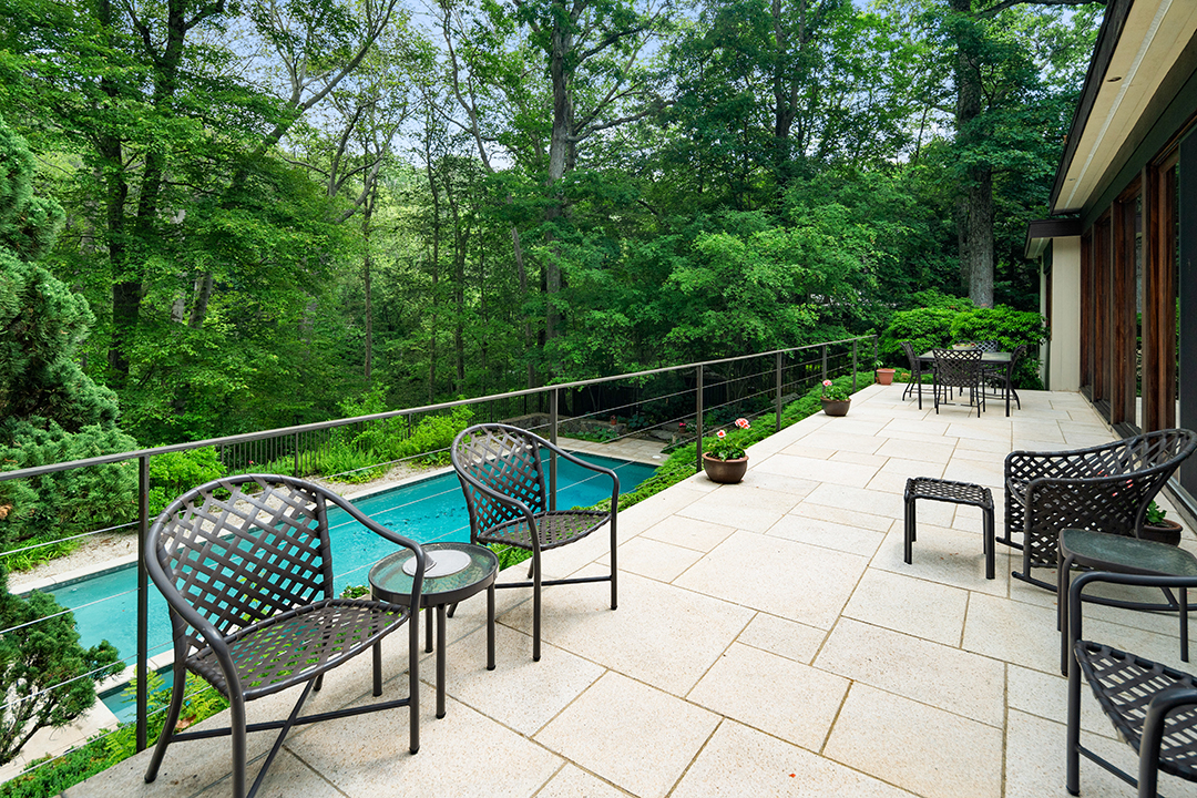 Explore A Prestigious New Canaan Modern Currently In Contract 7