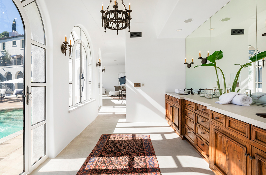 New On The Market An Old Hollywood Horror Film Directors Gorgeous Former L A Home Zzzzzzz