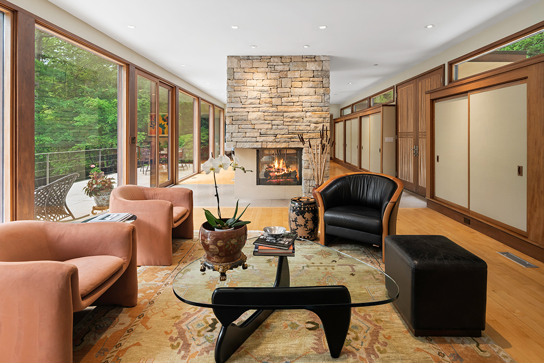 Explore A Prestigious New Canaan Modern Currently In Contract 11 Living From 2