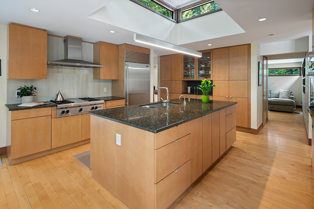 Explore A Prestigious New Canaan Modern Currently In Contract 17 C