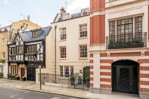 Princess Diana’s Former Family Townhouse in Mayfair Lists for the First Time in 22 Years