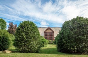Iconic East Hampton Treasure Designed by Legendary Architect Francis Burrall Hoffman Jr. Seeks $16.5M