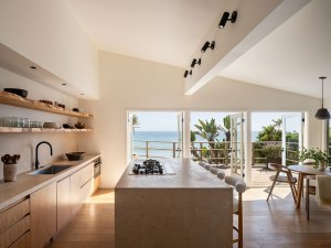 Hollywood Producer Seeks $20M for a Stylish and Breezy Circa-1947 Beach House in Malibu