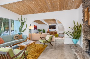 A Circa-1958 Palm Springs Pad Designed by Palmer & Krisel Architects Seeks $1.4M