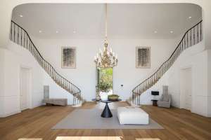 ‘Real Housewives’ Stars Heather and Terry Dubrow Part with Their Prestigious Beverly Hills Mansion