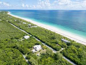 Designer India Hicks, Goddaughter of King Charles, Lists Longtime Bahamas Home Created by Her Iconic Father
