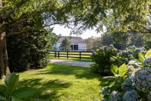 The Obama Family’s Former Martha’s Vineyard Summer Rental Hits the Market for $39M