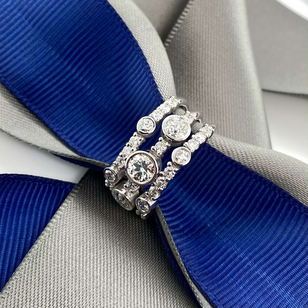 Classy three-lined ring