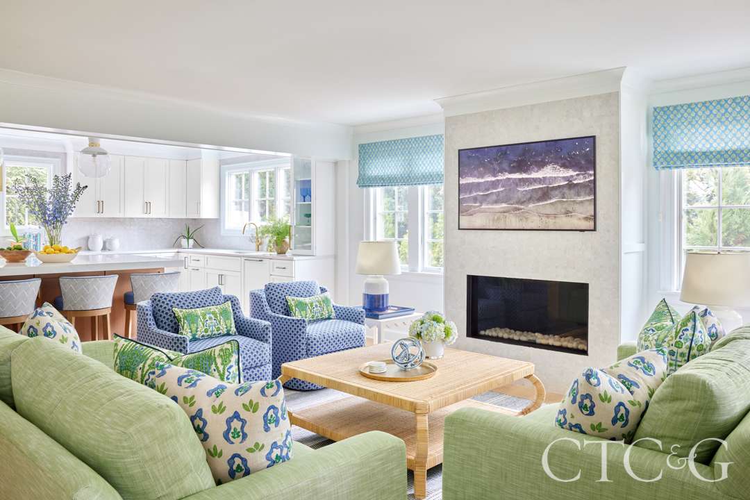 Green sofas decorate comfortable living room