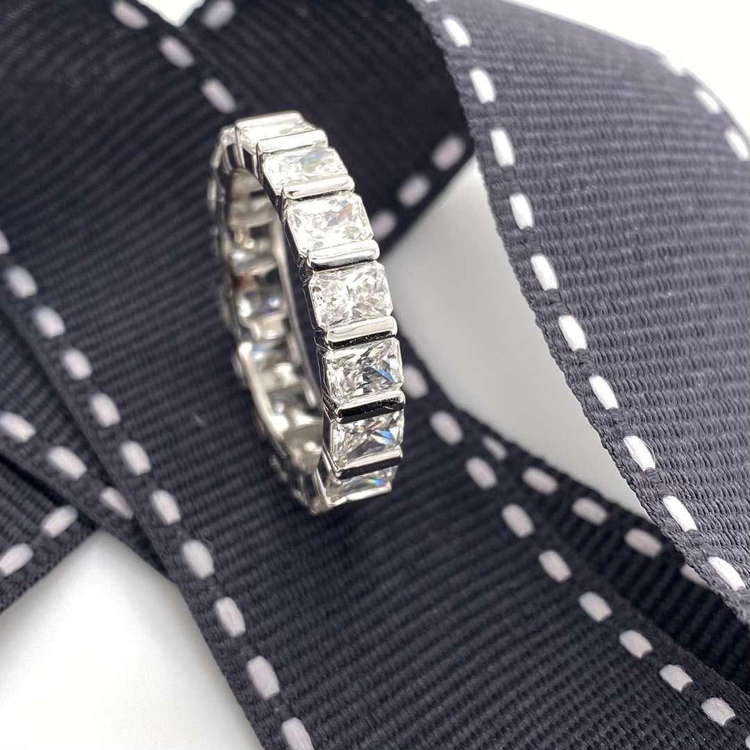 Classic eternity band