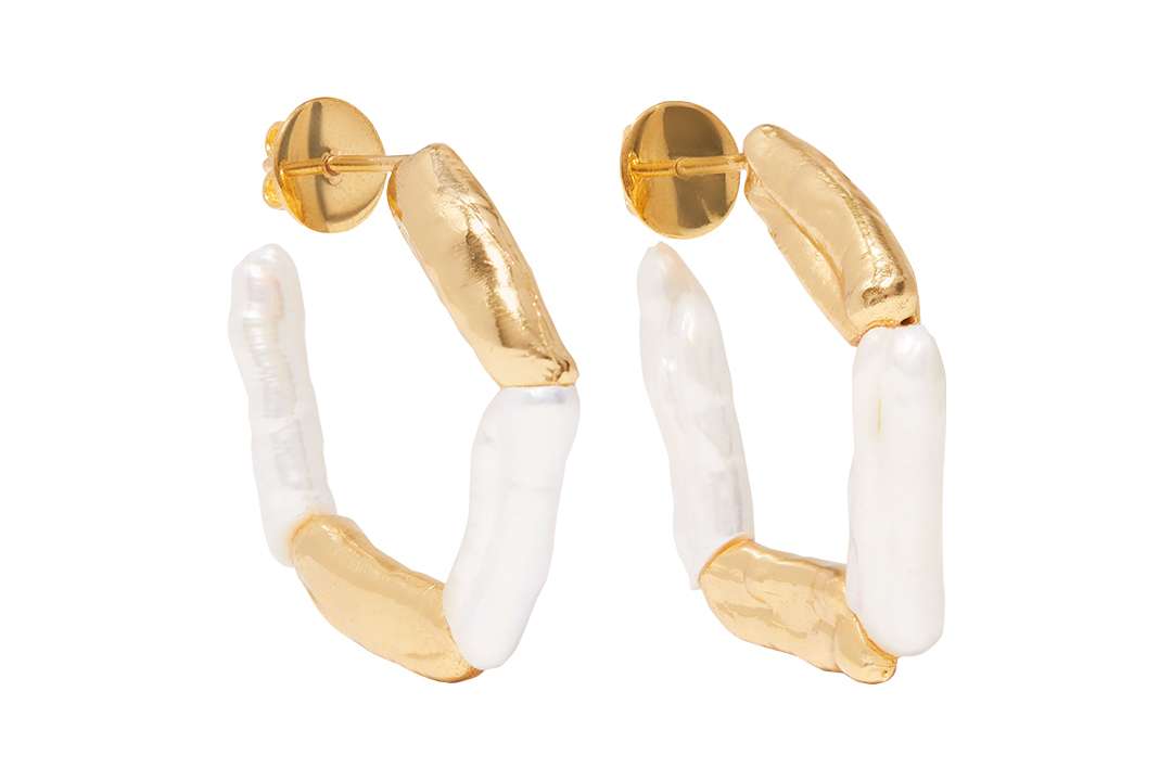 18k yellow gold and birch pearl hoops