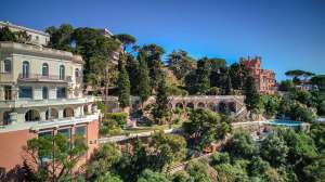 Sean Connery’s Dashing Former French Riviera Villa Asks €23.5M