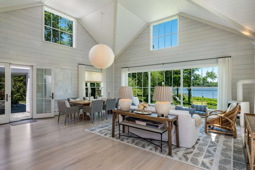 Sun room with blue and white furnishings