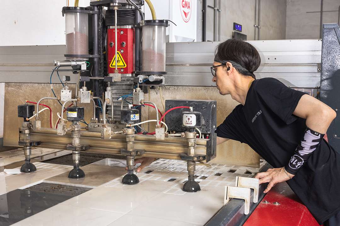 A four-head waterjet machine for mosaic production