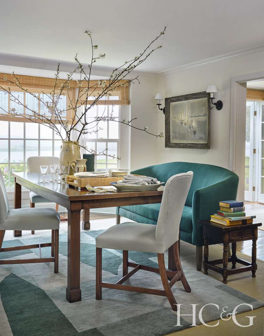 Hamptons Home Green and White Dining Room