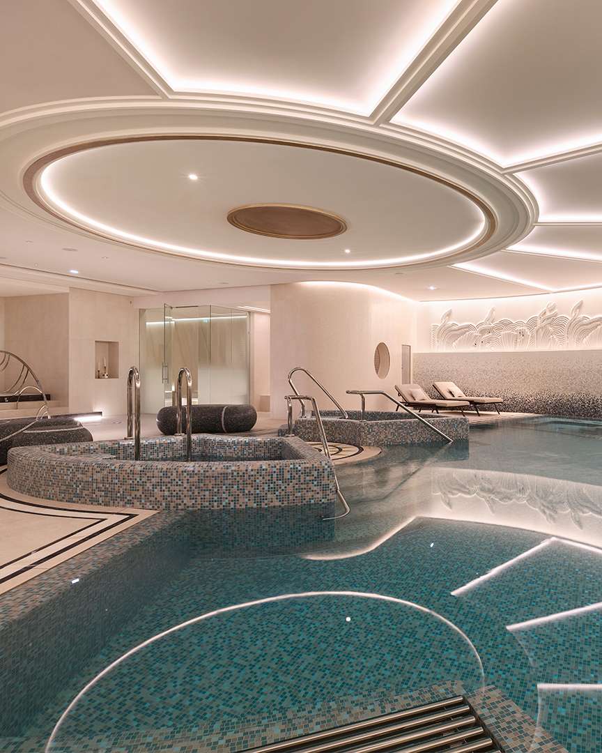 Le Provençal indoor pool today