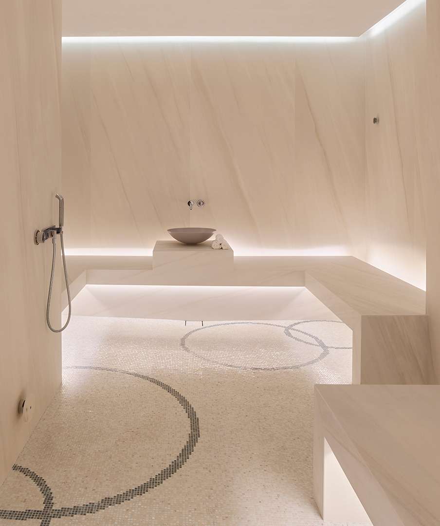 Le Provençal spa showers today