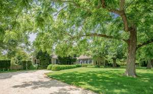 Water Mill Home Front Yard