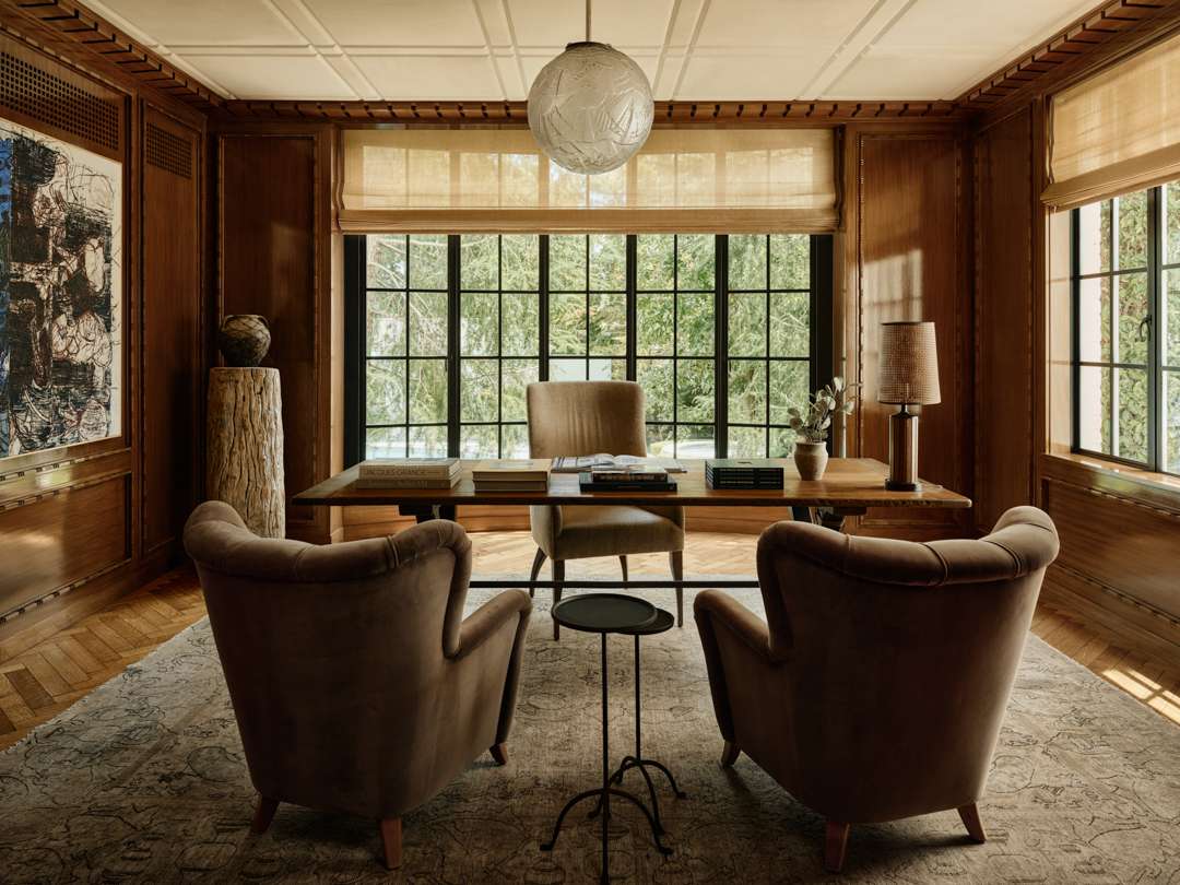 Beverly Hills home's gracious office