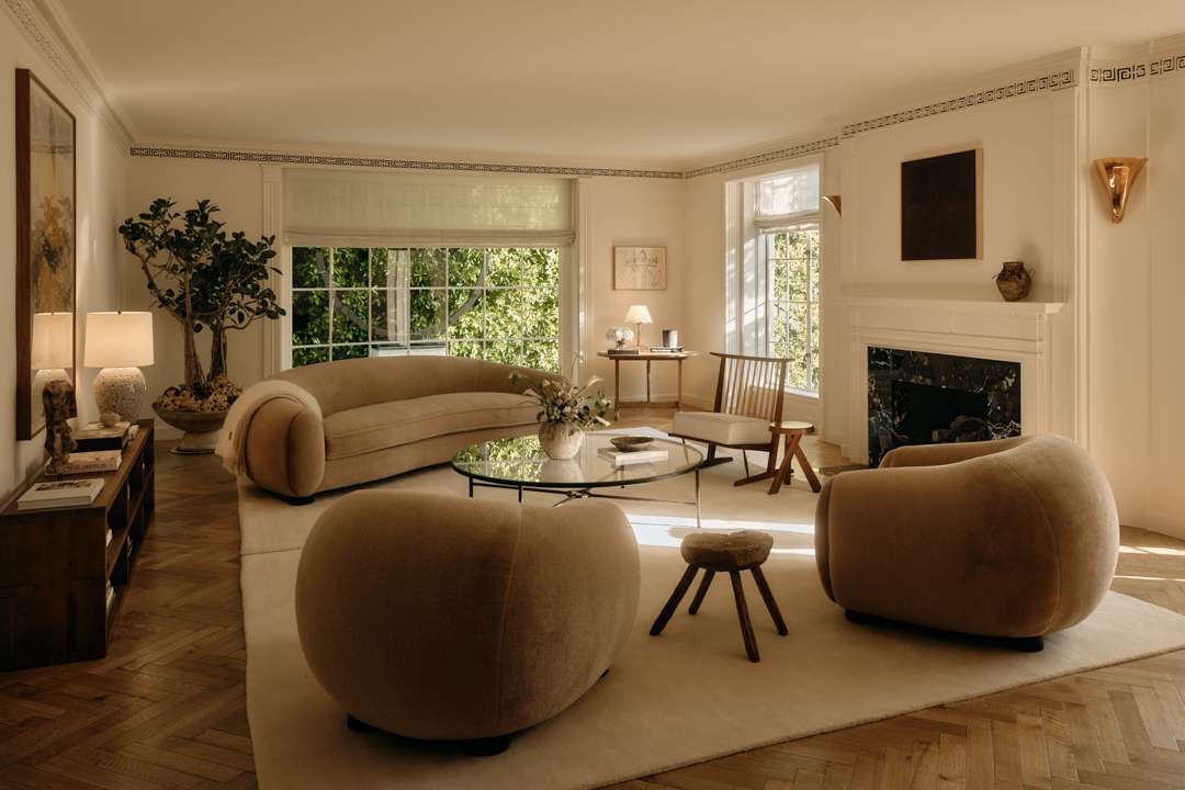 An organic contemporary design inside of this Beverly Hills home