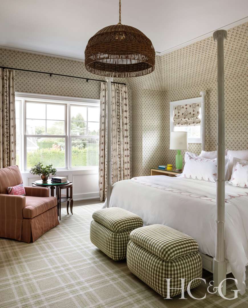 Beige bedroom design