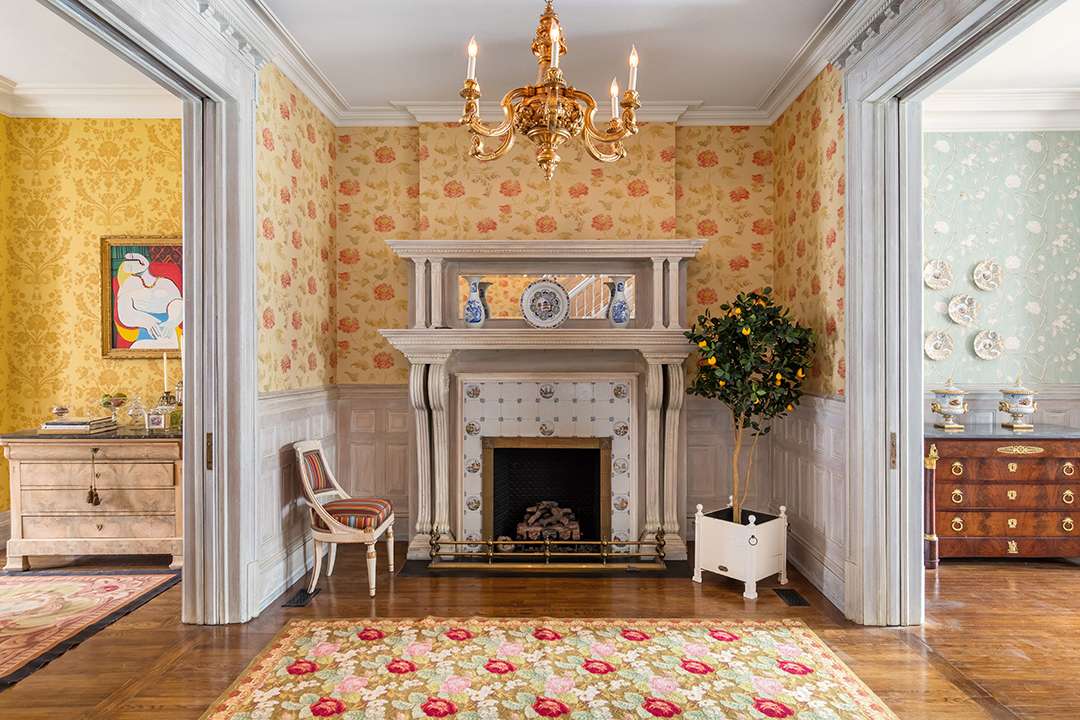 An Upper Manhattan Brownstone with Vibrant, Grandmacore Character Seeks $5.5M