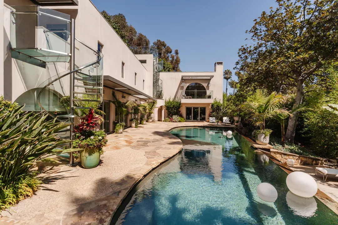 Late ‘Simpsons’ Co-Creator Sam Simon Built This Eco-Friendly Pacific Palisades Modern Asking $16.5M