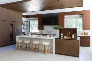 Tour the Indulgent Yet Organic Kitchen from the 2025 Hampton Designer Showhouse, Presented by HC&G