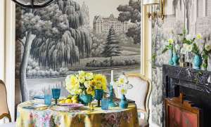 See How Kimberly Power Creates a Dreamy Tablescape in de Gournay’s NYC Showroom