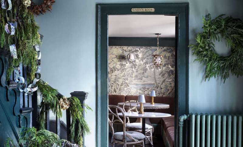 See How the Lost Fox Inn & Tavern Celebrates the Holiday Season with Festive Warmth