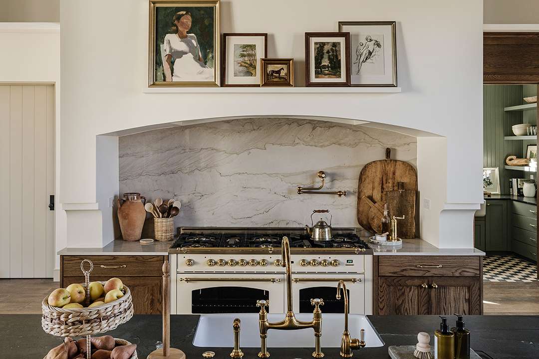 19 Fabulous Kitchens Where Heirloom, Artisanal Ranges Are the Star