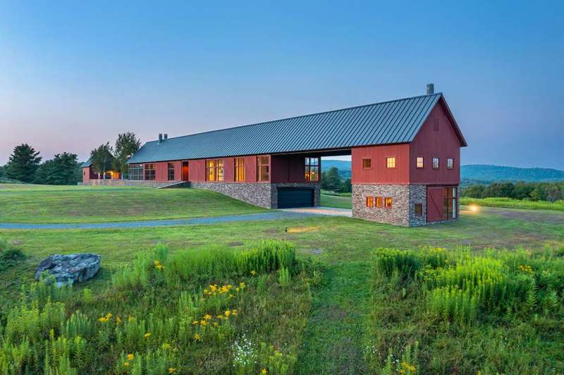 This Upstate New York Home Asking $12.5M Earned an AIA Award for Its Striking Design
