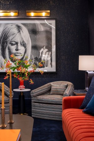 A North Shore Home Gets a Luxe Makeover With a Speakeasy Basement,  Chef’s Kitchen, and Resort-Worthy Backyard