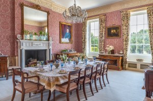 A Romantic, 17th-Century Palazzo Built for an Italian Princess Lists in the Oxfordshire Countryside