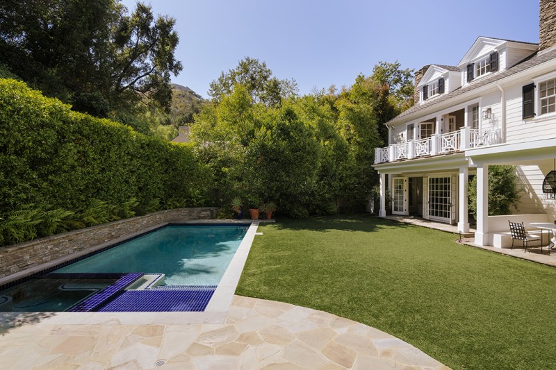 Freddie Prinze Jr. and Sarah Michelle Gellar List Their Sublime L.A. Home for $10.5M