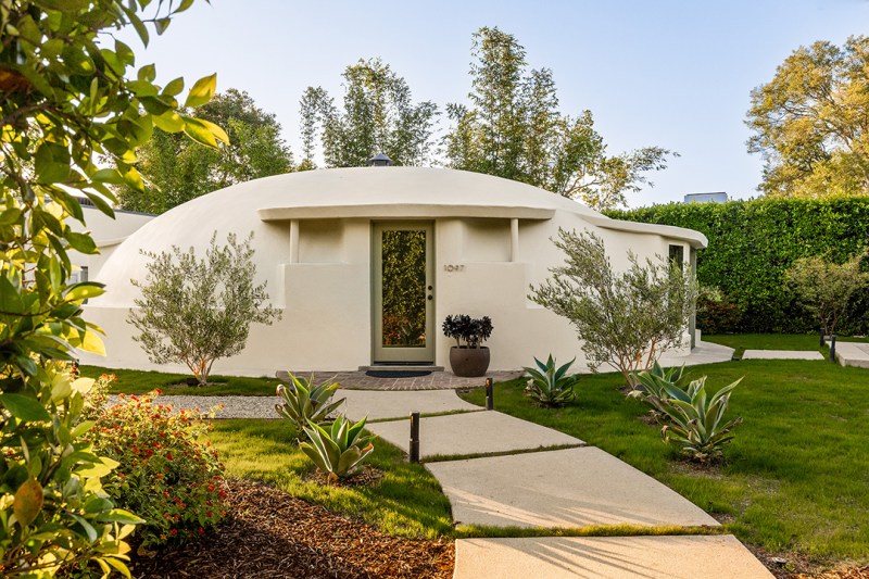 Architect Wallace Neff's Last Surviving 'Bubble House' in the U.S. Is Up for Sale